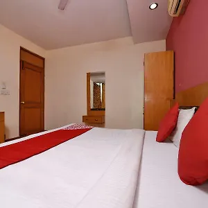 Hotel Oyo 305 Rajdeep Palace