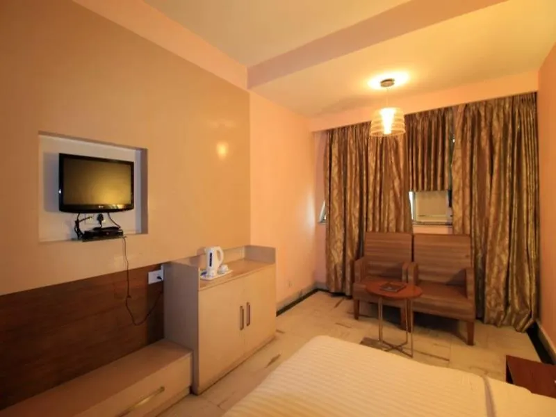 Hotel Chanson Grand Westend Delhi