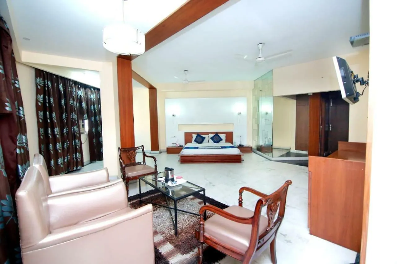 Chanson Grand Westend Delhi  Hotel